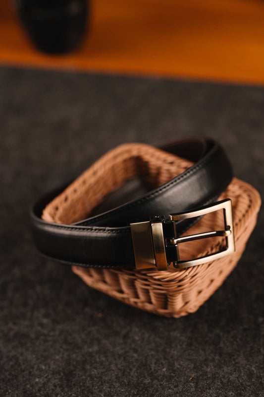 Blackish silver leather belt